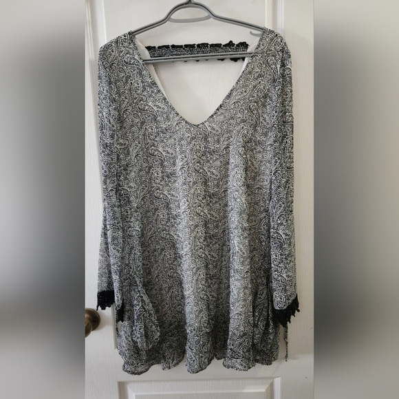 Lucy Love Women's Felicity Printed‎ Bell Sleeve Dress Size XS - Picture 4 of 11